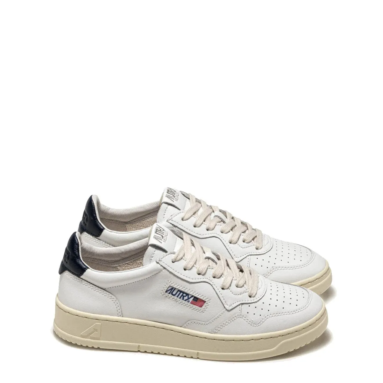 Autry Womens Medalist Low Leather Trainers White / Space