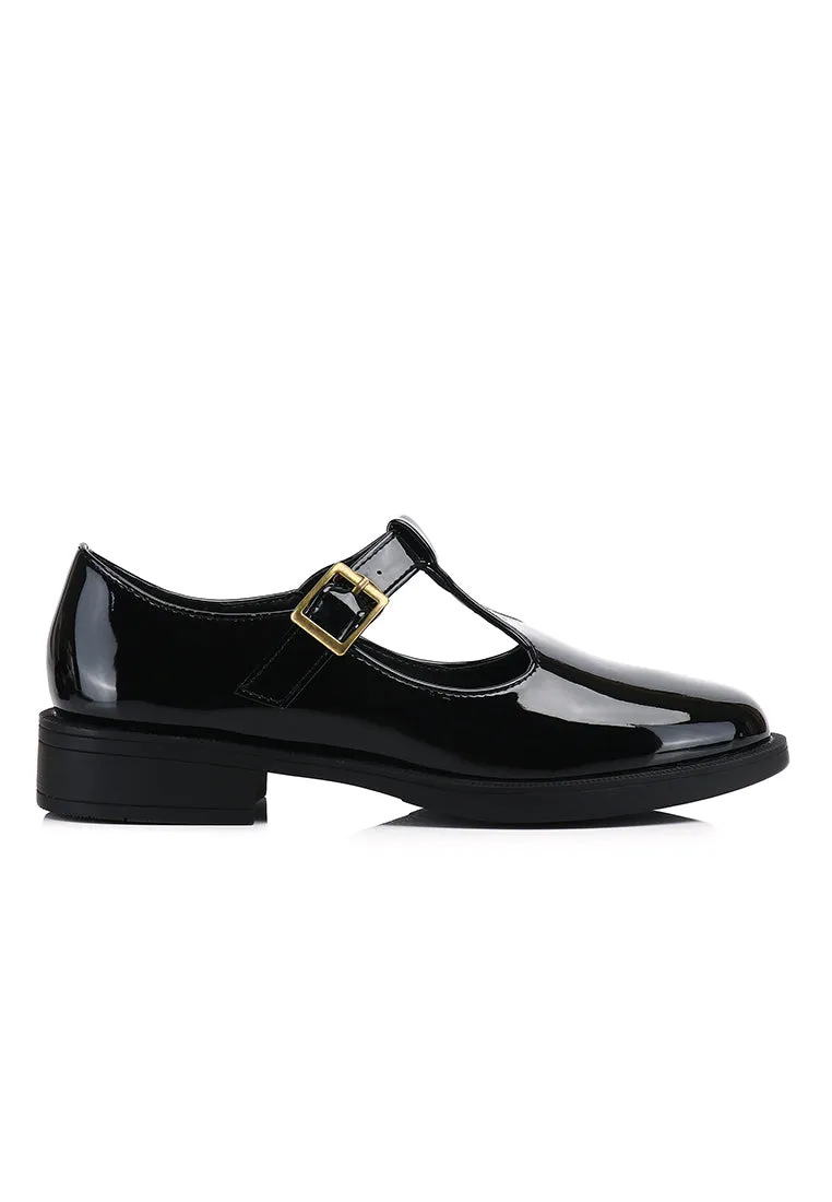 Camryn Rounded Toe Loafers (Black)