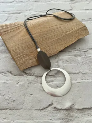 Circle Pendant Necklace Silver/Grey