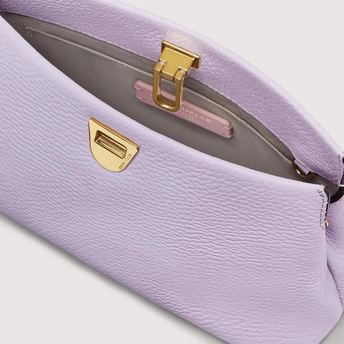 Coccinelle beat clutch small