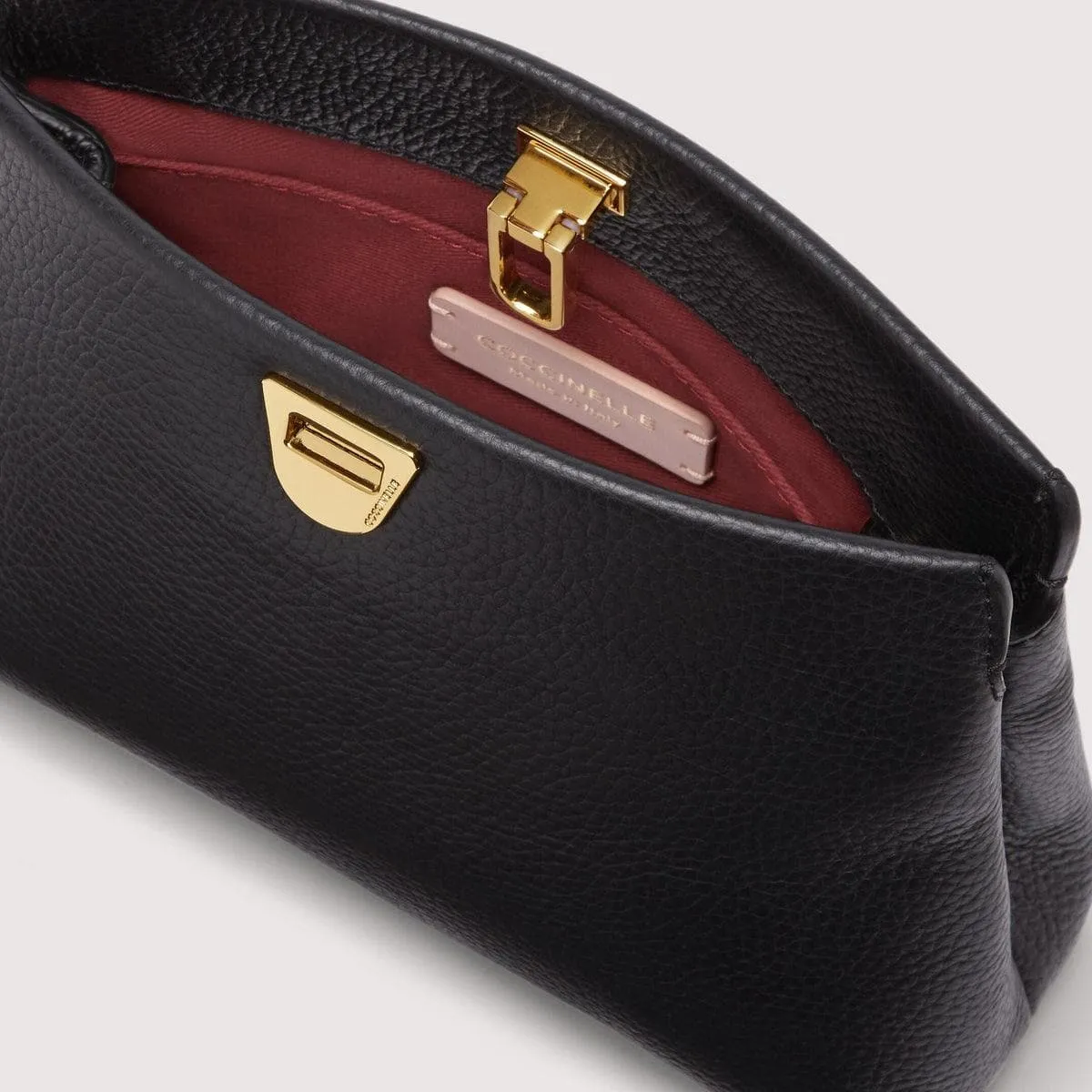 Coccinelle beat clutch small