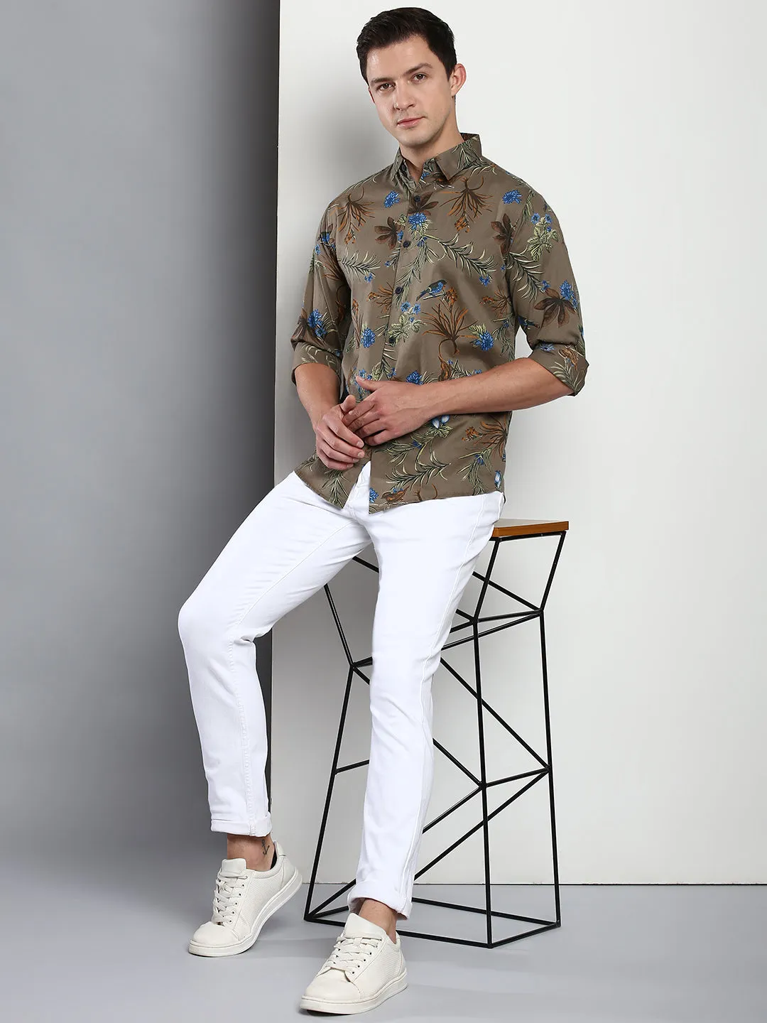 Men's Printed Green Slim Fit Cotton Poly Casual Shirt With Spread Collar & Full Sleeves