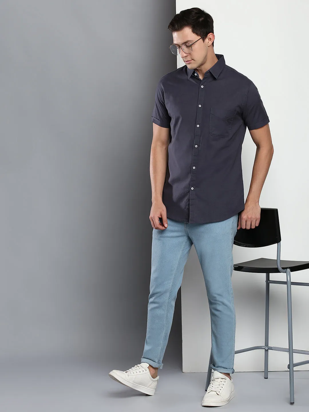 Men's Solid Dark Grey Slim Fit Cotton Linen Casual Shirt With Spread Collar & Half Sleeves