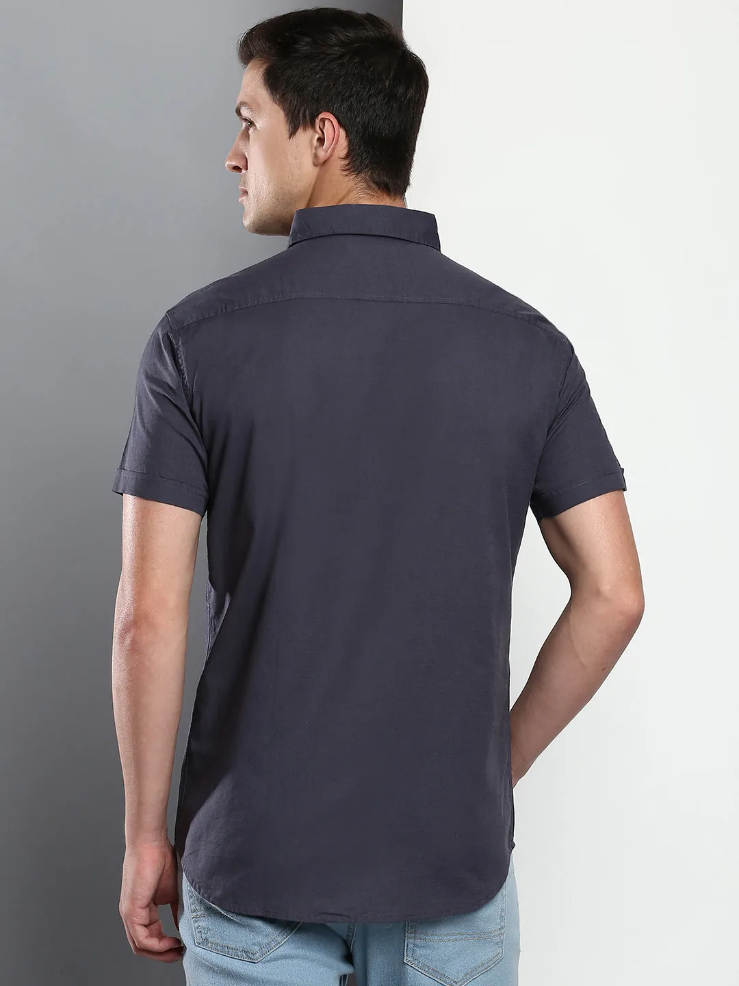 Men's Solid Dark Grey Slim Fit Cotton Linen Casual Shirt With Spread Collar & Half Sleeves
