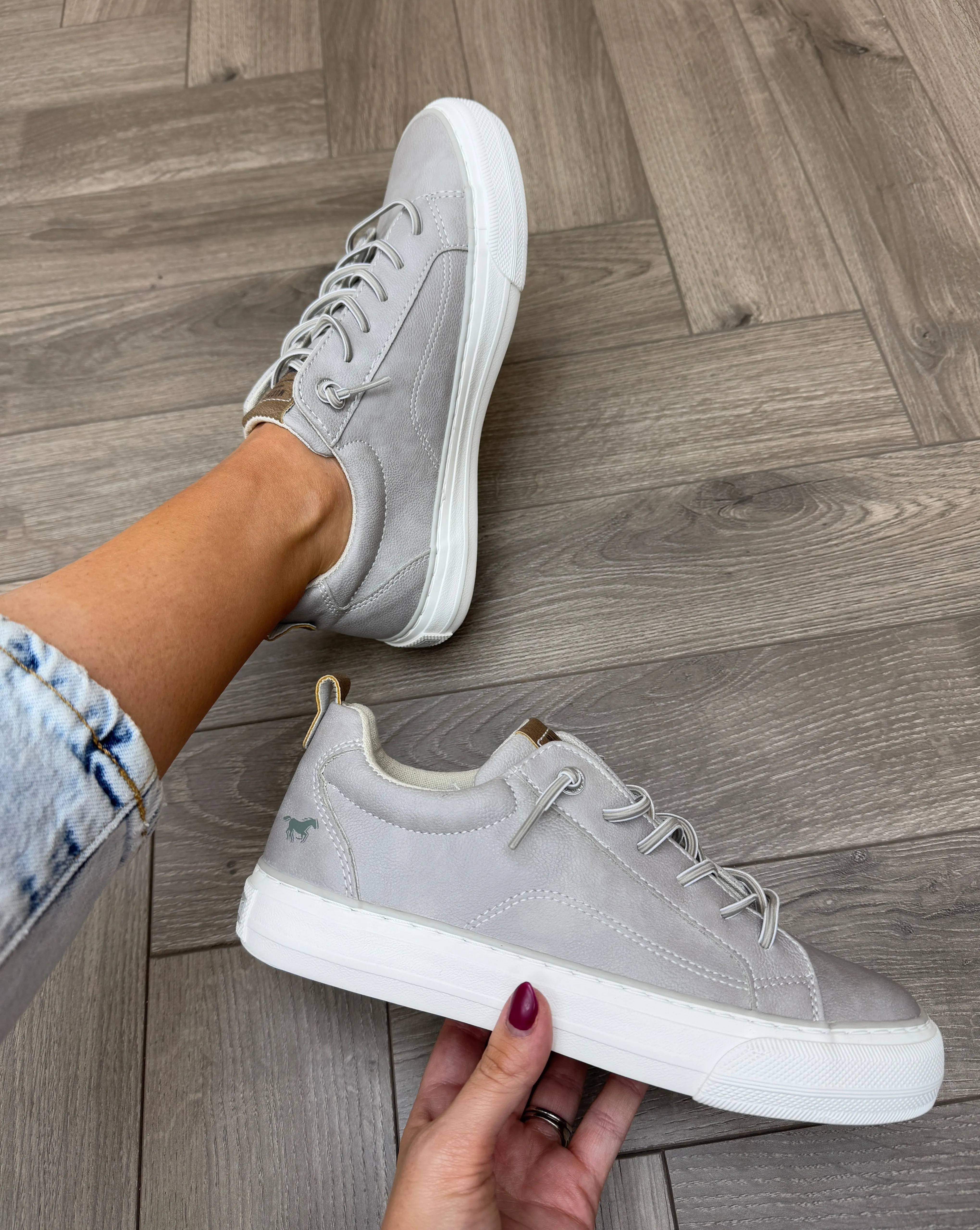 Mustang (SS25) Elasticated Lace Slip On Trainer 1272-311-22 - Hellgrau/Light Grey (M2)