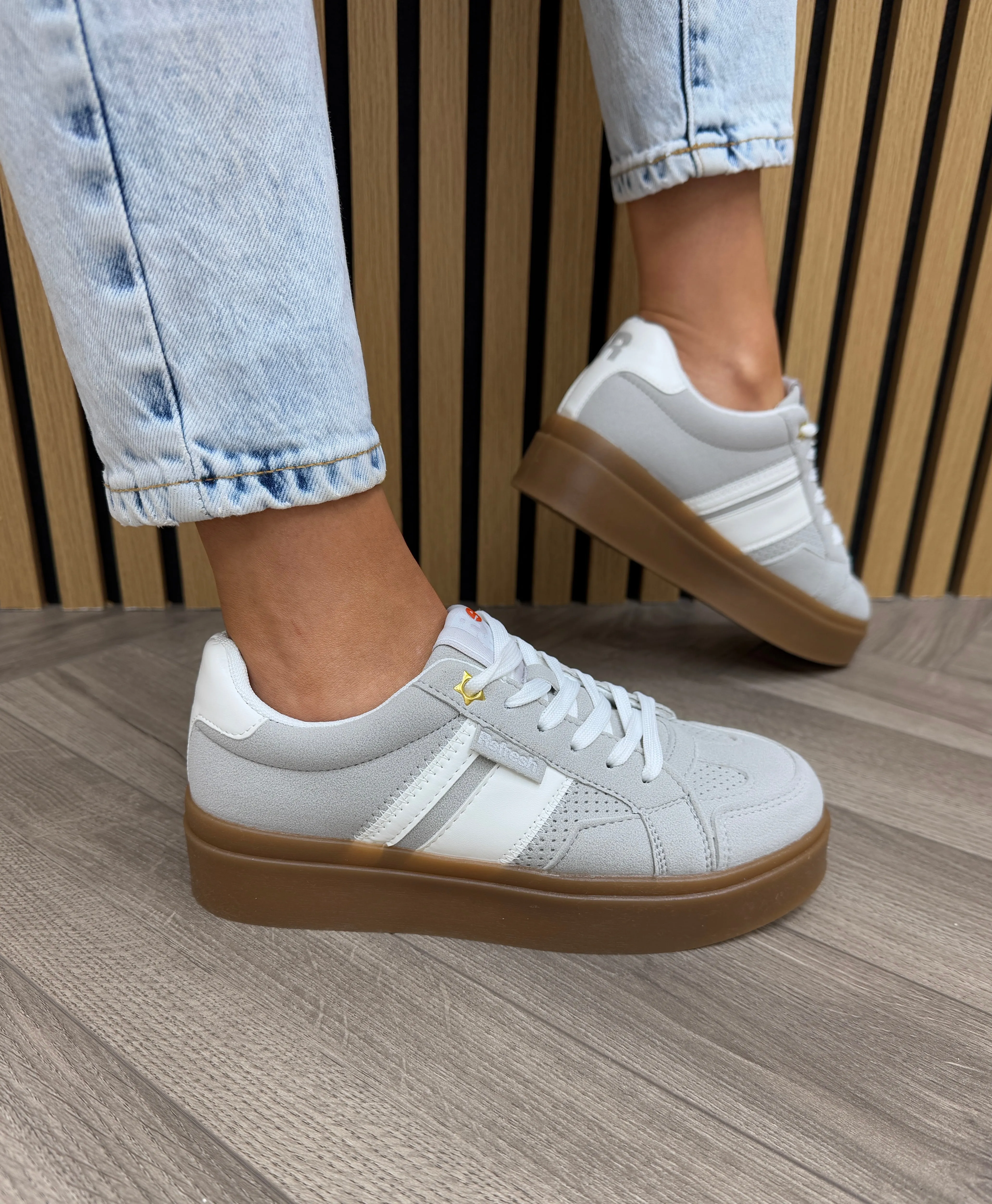 Refresh (SS25) Flatform Lace Up Trainer with Gum Sole 172820 - Beige (R22)