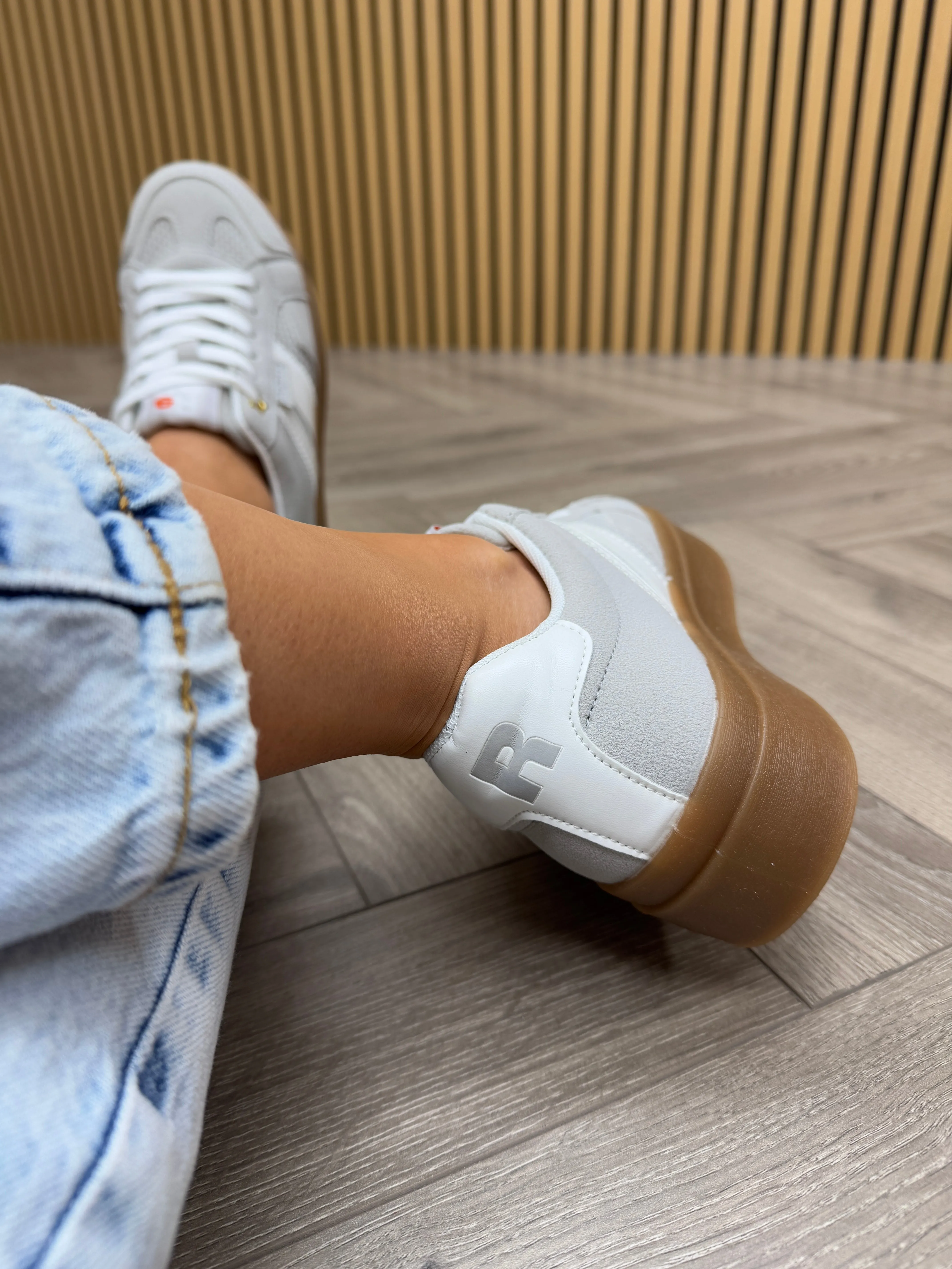 Refresh (SS25) Flatform Lace Up Trainer with Gum Sole 172820 - Beige (R22)