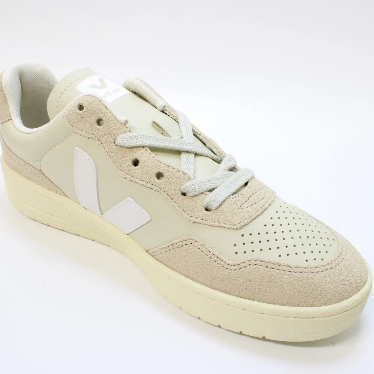 Veja V90 Pierre White F Uk Size 6